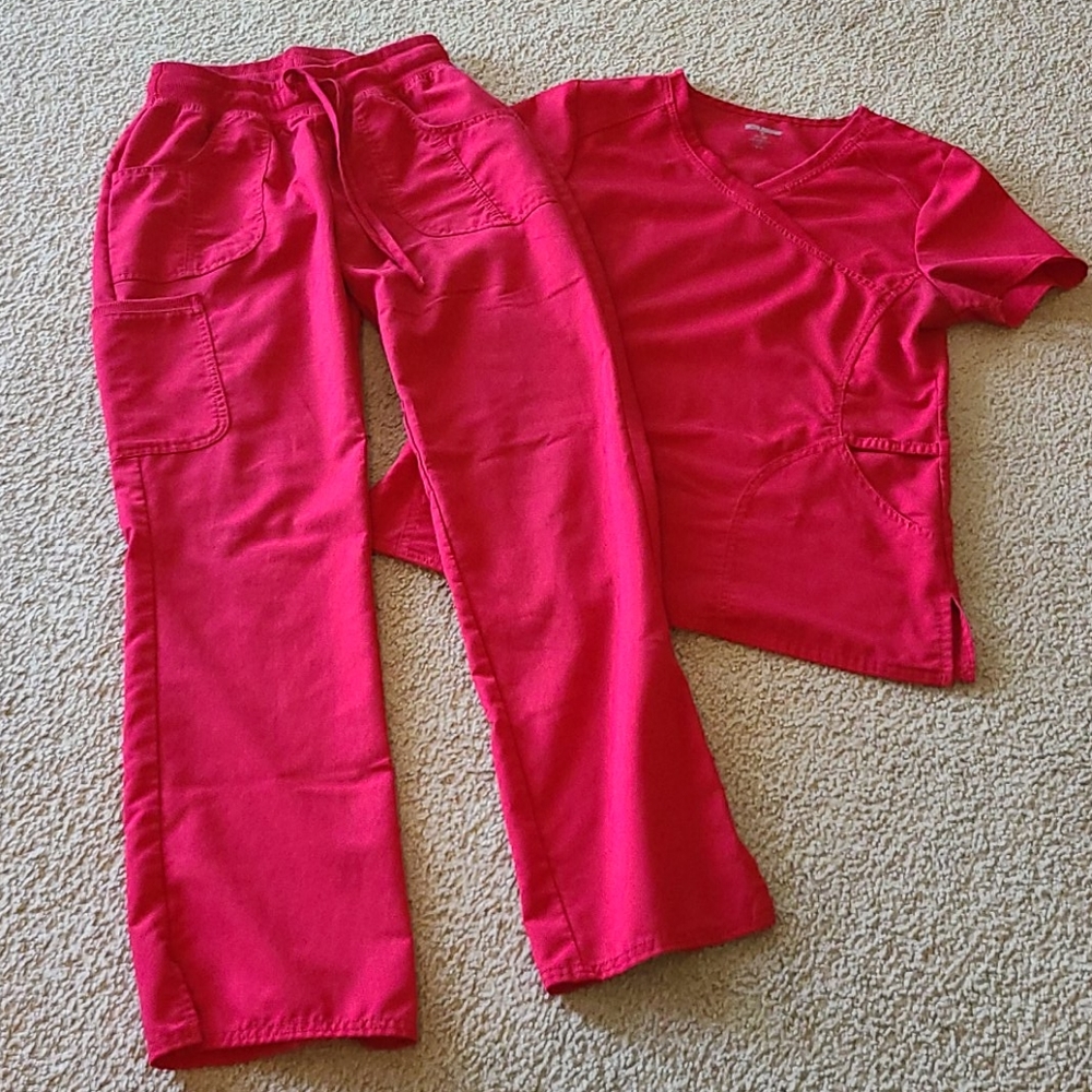 Scrub set